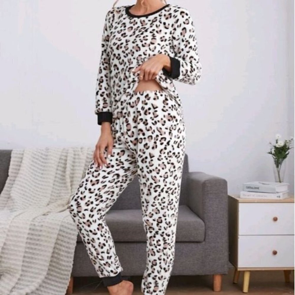 Leopard Print - Picture 4 of 10